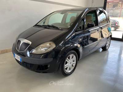 Lancia Musa 1.9 MJT PLATINO Tetto/Navi/Pelle Nero usata Corato
