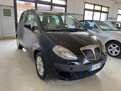 Lancia Musa 1.9 MJT PLATINO Tetto/Navi/Pelle Nero usata Corato