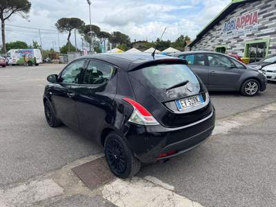 Lancia Ypsilon Ypsilon III 1.2 BENZINA 69CV 2014 Nero usata Latina