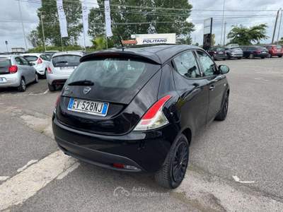 Lancia Ypsilon Ypsilon III 1.2 BENZINA 69CV 2014 Nero usata Latina