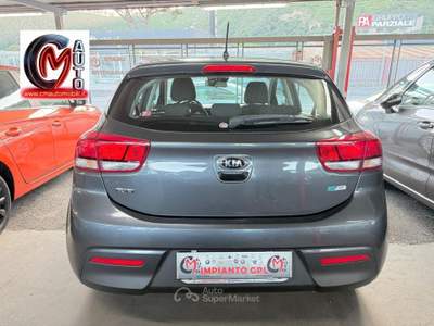 Kia Rio 5 porte Eco GPL 2017 Grigio usata Pozzuoli