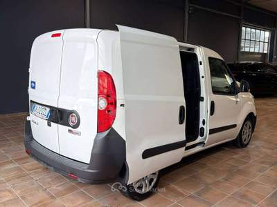 Fiat Doblò 1.6mjt 105cv FURGONE Bianco usata Salerno