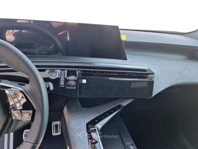 Peugeot 5008 5008 1.2 hybrid gt 136cv e-dcs6 Bianco usata Varese