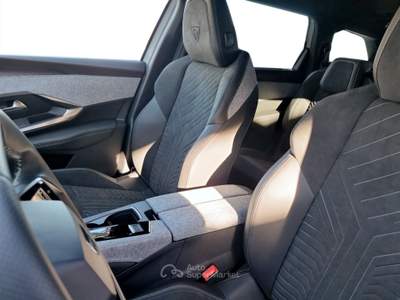 Peugeot 5008 5008 1.2 hybrid gt 136cv e-dcs6 Bianco usata Varese