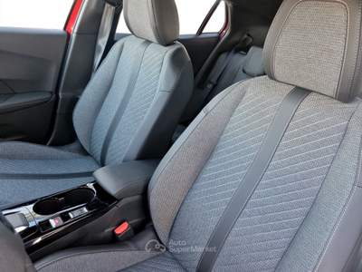 Peugeot 2008  1.2 hybrid allure 136cv e-dcs6 Rosso usata Varese