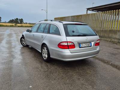 Mercedes-Benz Classe E Tenuta da amatore, no fumatori. Argento usata Squinzano