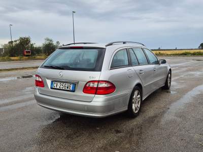 Mercedes-Benz Classe E Tenuta da amatore, no fumatori. Argento usata Squinzano