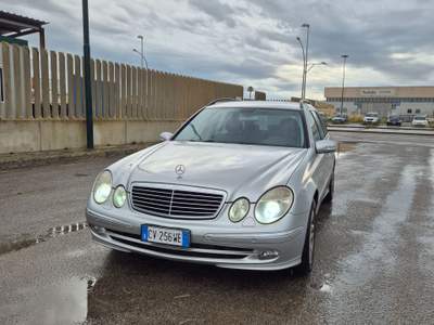 Mercedes-Benz Classe E Tenuta da amatore, no fumatori. Argento usata Squinzano