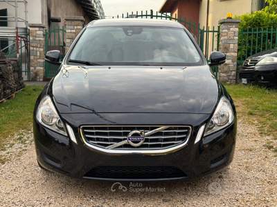 Volvo V60 1.6 MOMENTUM KMCERT GARANZ UNICOPR usata Odolo