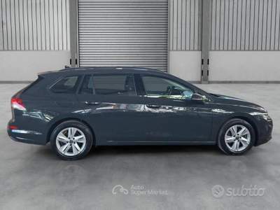 Volkswagen Golf Variant 2.0 tdi Style 115cv dsg usata Fermo