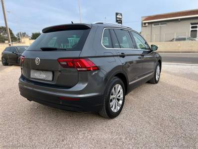 Volkswagen Tiguan Tiguan 2.0 TDI Business BMT Grigio usata Grottaglie