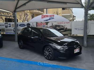 Volkswagen Golf 1.5 TGI DSG Style Nero usata Villaricca