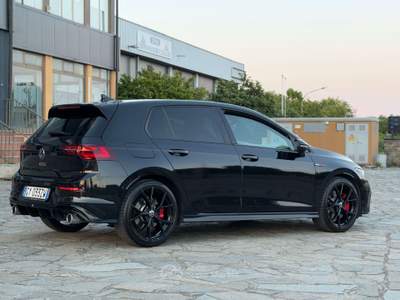 Volkswagen Golf Golf VIII 2022 2.0 245cv DSG - CERCHI DA 19 GOLF R Nero usata Volpiano