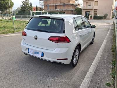 Volkswagen Golf 2.0 TDI 150cv DSG 12/2019 Bianco usata CASTELLALTO