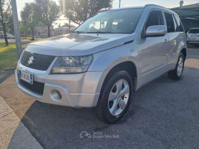 Suzuki Grand Vitara 4x4 2012 1.9 ddis crossover 5p E5 Argento usata TREVIGLIO