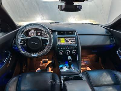 Jaguar E-Pace AWD aut. R-Dynamic HSE Bianco usata Prato