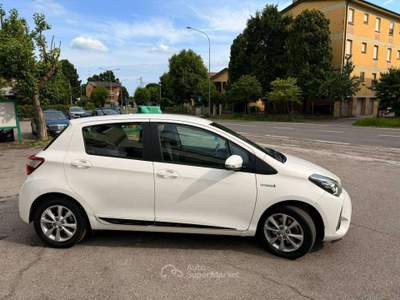 Toyota Yaris Yaris 5p 1.5h Lounge, SENSORI, NAVI, FARI LED! Bianco usata Crevalcore