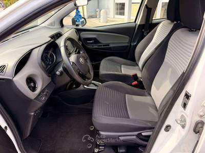 Toyota Yaris Yaris 5p 1.5h Lounge, SENSORI, NAVI, FARI LED! Bianco usata Crevalcore