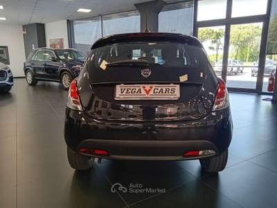 Lancia Ypsilon 1.0 FireFly 5 porte S&S Hybrid Oro Nero usata Spinea