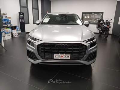 Audi Q8 55 TFSI quattro Sport 22" - PELLE- TETTO - PROMO!! Argento usata Spinea