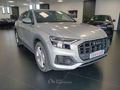 Audi Q8 55 TFSI quattro Sport 22" - PELLE- TETTO - PROMO!! Argento usata Spinea