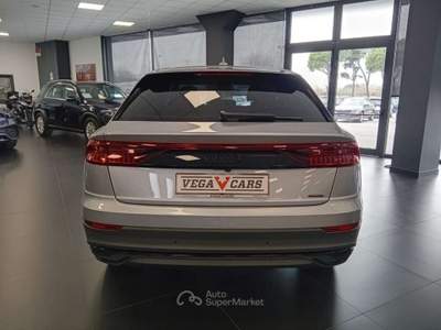 Audi Q8 55 TFSI quattro Sport 22" - PELLE- TETTO - PROMO!! Argento usata Spinea