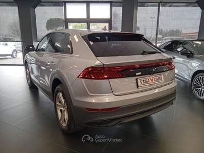 Audi Q8 55 TFSI quattro Sport 22" - PELLE- TETTO - PROMO!! Argento usata Spinea