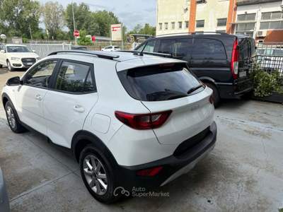 Kia Stonic Kia Stonic 1.2 dpi Style s/Navi Pack gpl 82cv Bianco usata Terranuova Bracciolini
