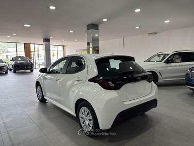 Toyota Yaris 1.5 Active 115cv KM0 Bianco usata Pozzuoli