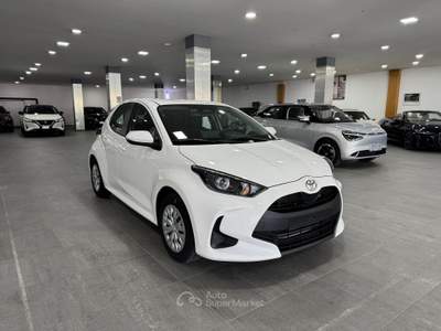 Toyota Yaris 1.5 Active 115cv KM0 Bianco usata Pozzuoli