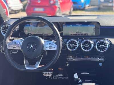 Mercedes-Benz Classe A A 180 d Automatic Amg Premium tetto navi pelle Argento usata Sant'Anastasia