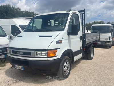Iveco Daily ribaltabile 35c9 turbo - 2.8 - usata San Michele Salentino