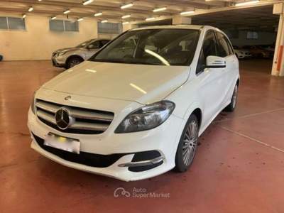 Mercedes-Benz Classe B B 200 Sport AUTOMATIC Bianco usata Roma