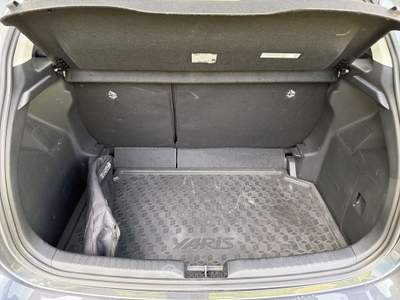 Toyota Yaris Hybrid Trend MY22 Grigio usata Varese