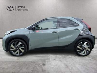Toyota Aygo X 1.0B (72 CV) Lounge S-CVT Verde usata Varese