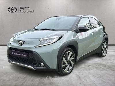 Toyota Aygo X 1.0B (72 CV) Lounge S-CVT Verde usata Varese