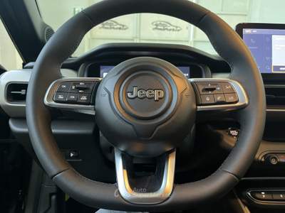 Jeep Avenger 1.2 MHEV 4xe Upland tua da 279,00 al mese Nero usata San Giuseppe Vesuviano