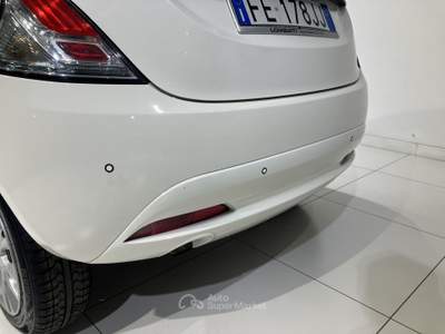 Lancia Ypsilon 0.9 Twinair 80 CV metano Ecochic Gold Bianco usata Fornovo di Taro