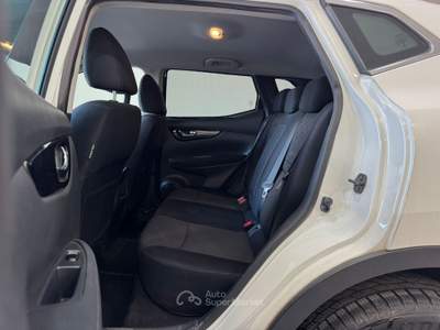 Nissan Qashqai 1.5 dCi Tekna (81 kw ) Bianco usata Caresanablot