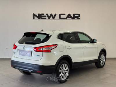 Nissan Qashqai 1.5 dCi Tekna (81 kw ) Bianco usata Caresanablot