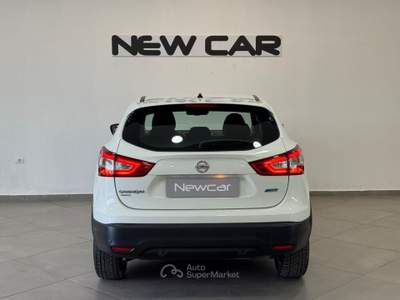 Nissan Qashqai 1.5 dCi Tekna (81 kw ) Bianco usata Caresanablot