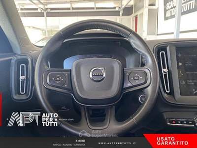 Volvo XC40 XC40 1.5 T2 Momentum my21 Nero usata Napoli