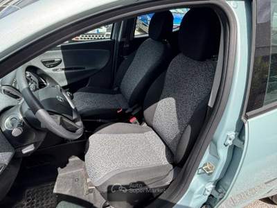 Lancia Ypsilon New 5 porte My23 1.0 Firefly 70 CvStart&Stop Hybrid Silver Blu/Azzurro usata Roma