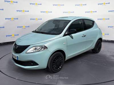 Lancia Ypsilon New 5 porte My23 1.0 Firefly 70 CvStart&Stop Hybrid Silver Blu/Azzurro usata Roma