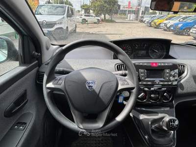 Lancia Ypsilon New 5 porte My23 1.0 Firefly 70 CvStart&Stop Hybrid Silver Blu/Azzurro usata Roma