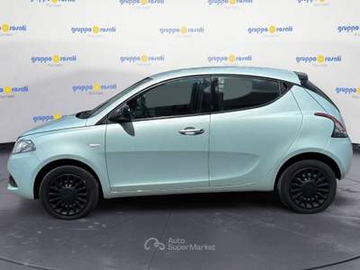 Lancia Ypsilon New 5 porte My23 1.0 Firefly 70 CvStart&Stop Hybrid Silver Blu/Azzurro usata Roma