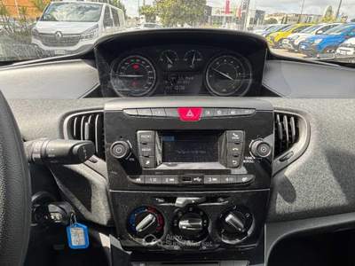 Lancia Ypsilon New 5 porte My23 1.0 Firefly 70 CvStart&Stop Hybrid Silver Blu/Azzurro usata Roma