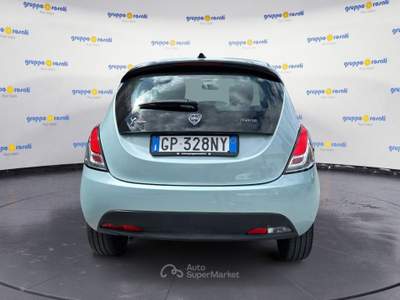 Lancia Ypsilon New 5 porte My23 1.0 Firefly 70 CvStart&Stop Hybrid Silver Blu/Azzurro usata Roma