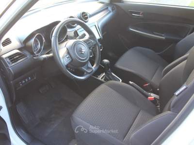 Suzuki Swift 1.2 Hybrid Top CVT 2WD Bianco usata Cuneo