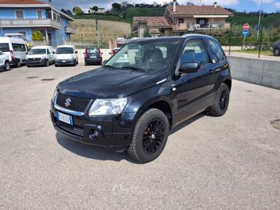 Suzuki Grand Vitara 1.9 DDIS 3 porte 4x4 Nero usata CASTELLALTO